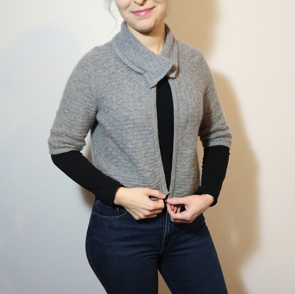 Cropped knitted cashmere sweater